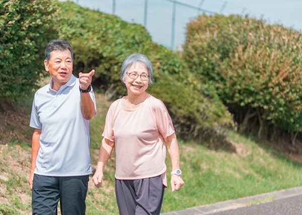 間違った歩き方と正しい歩き方とは