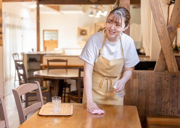 飲食店従業員にある体の不調トップ３とは？