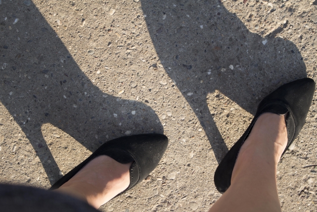 つま先が外向きになりやすい人の足の痛みの原因