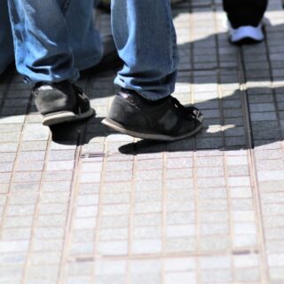 【つま先立ちしやすい人に多い】足裏が硬くなる本当の原因とは？