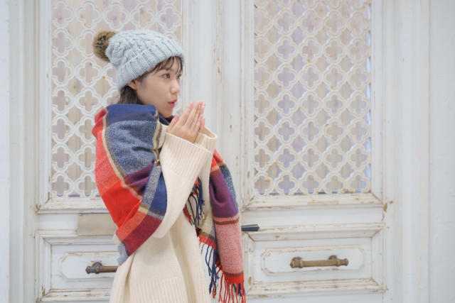 冬になると足裏が硬くなる人は、腰や膝も要注意です