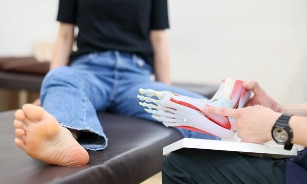 後脛骨筋腱の障害とは？内くるぶしの痛みがなかなか引かない理由