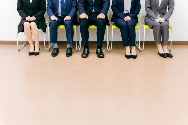 なかなか治らないO脚の本当の原因は「かかとに乗れない足首」でした